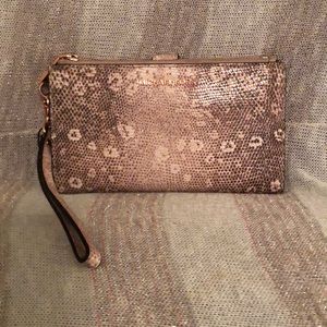 🦄 Michael Kors Adele Smartphone Wallet